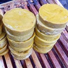Load image into Gallery viewer, Cera de Abejas (Bee's Wax)